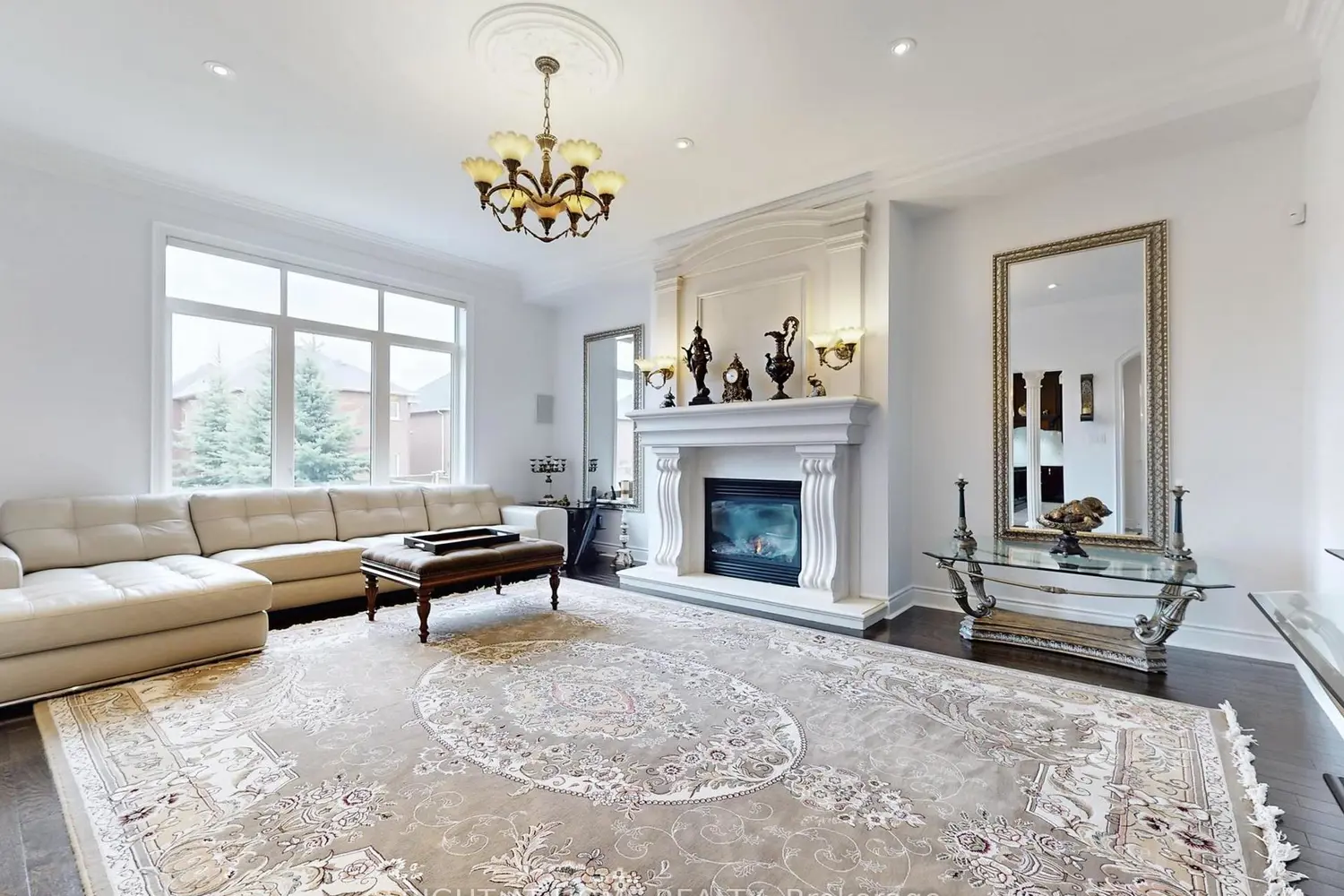 80 Puccini Drive photo 3