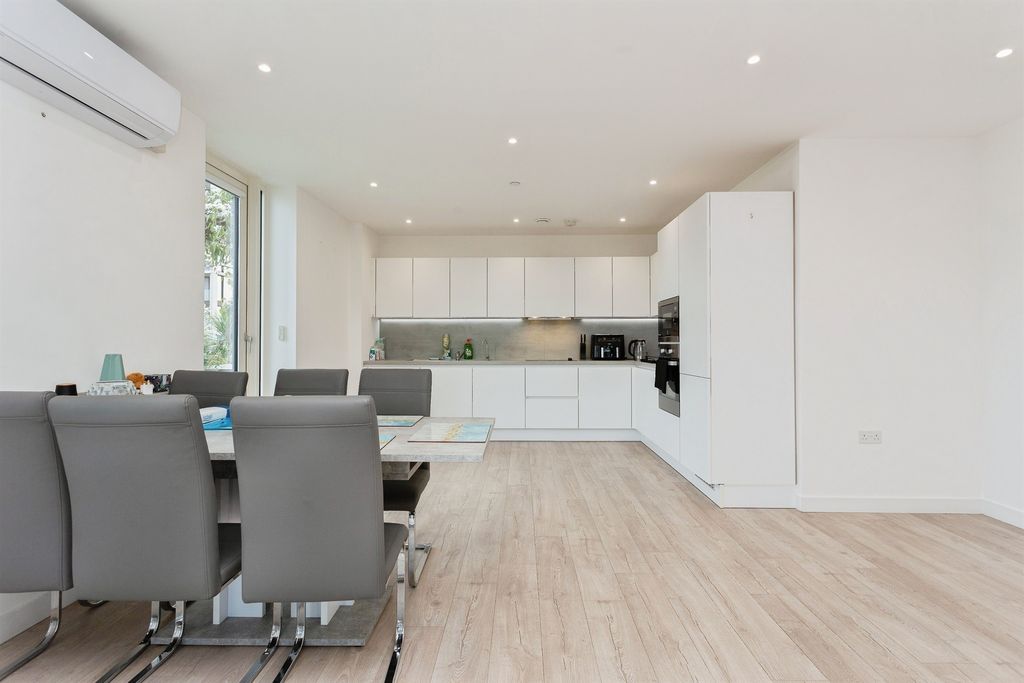 Additional image 18 of 3 bed flat for salePerceval Square, Harrow HA1
