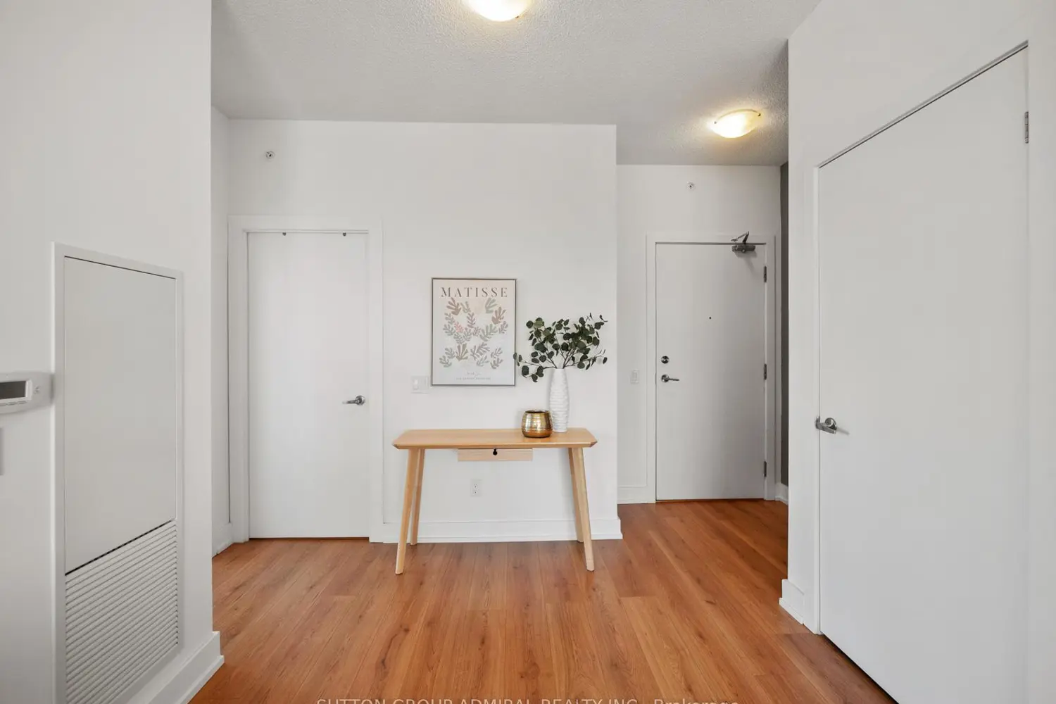 128 Fairview Mall Drive 1005