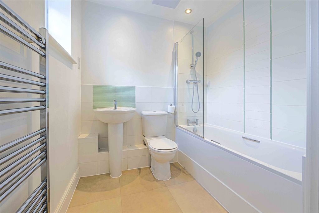 Additional image 9 of 1 bed maisonette for saleRoughdown Road, Boxmoor, Hemel Hempstead, Hertfordshire HP3