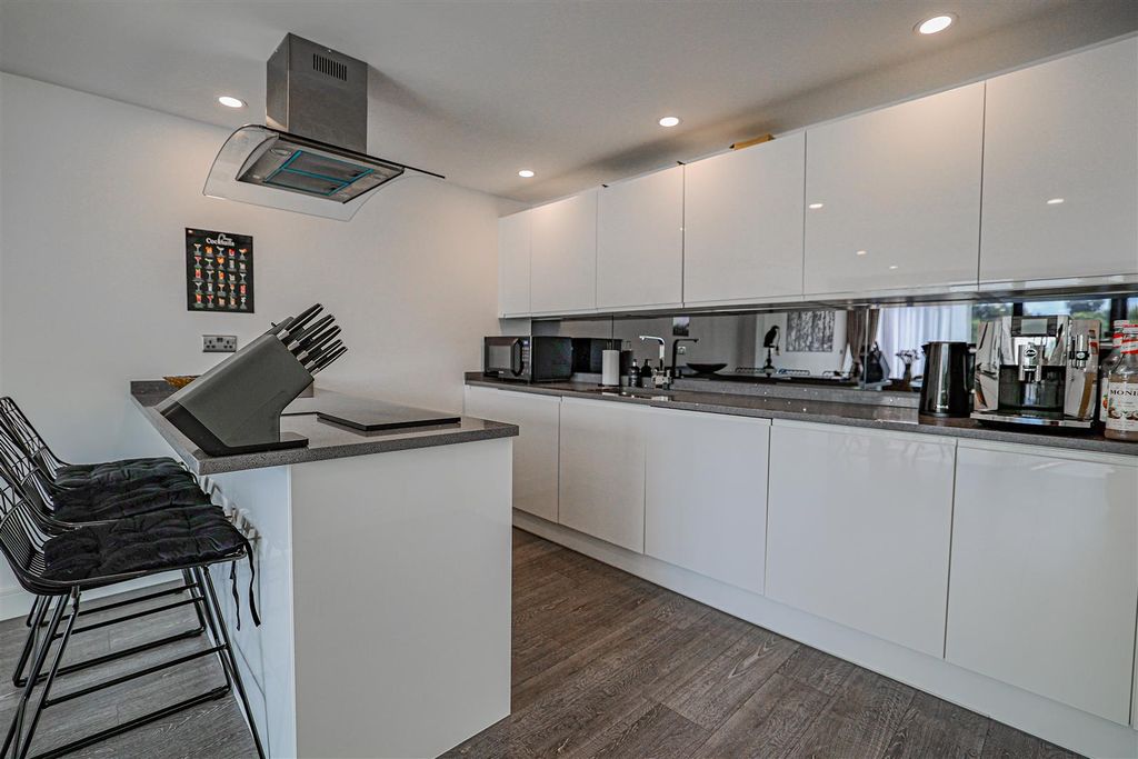 Additional image 5 of 3 bed flat for saleWaterhouse Street, Hemel Hempstead HP1