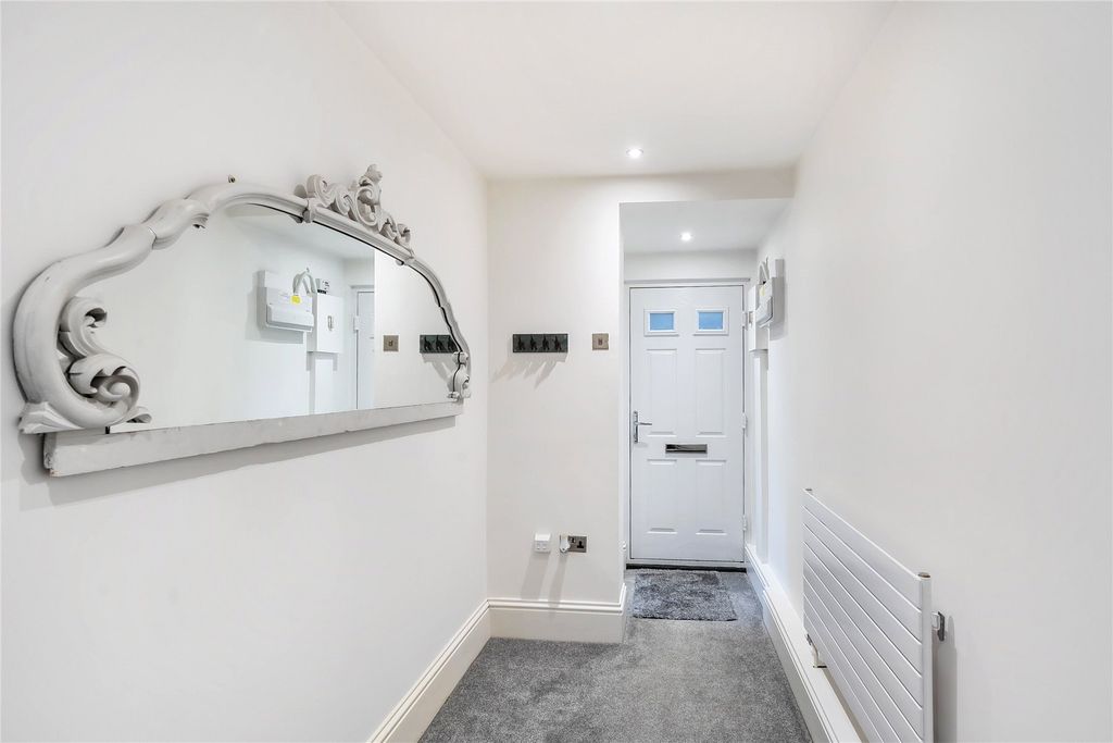 Additional image 10 of 1 bed flat for salePortsmouth Road, Hindhead, Surrey GU26
