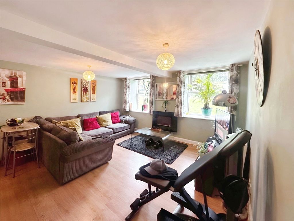 1 bed flat for saleBurdett Court, Navigation Rise, Milnsbridge, Huddersfield HD3 photo 5