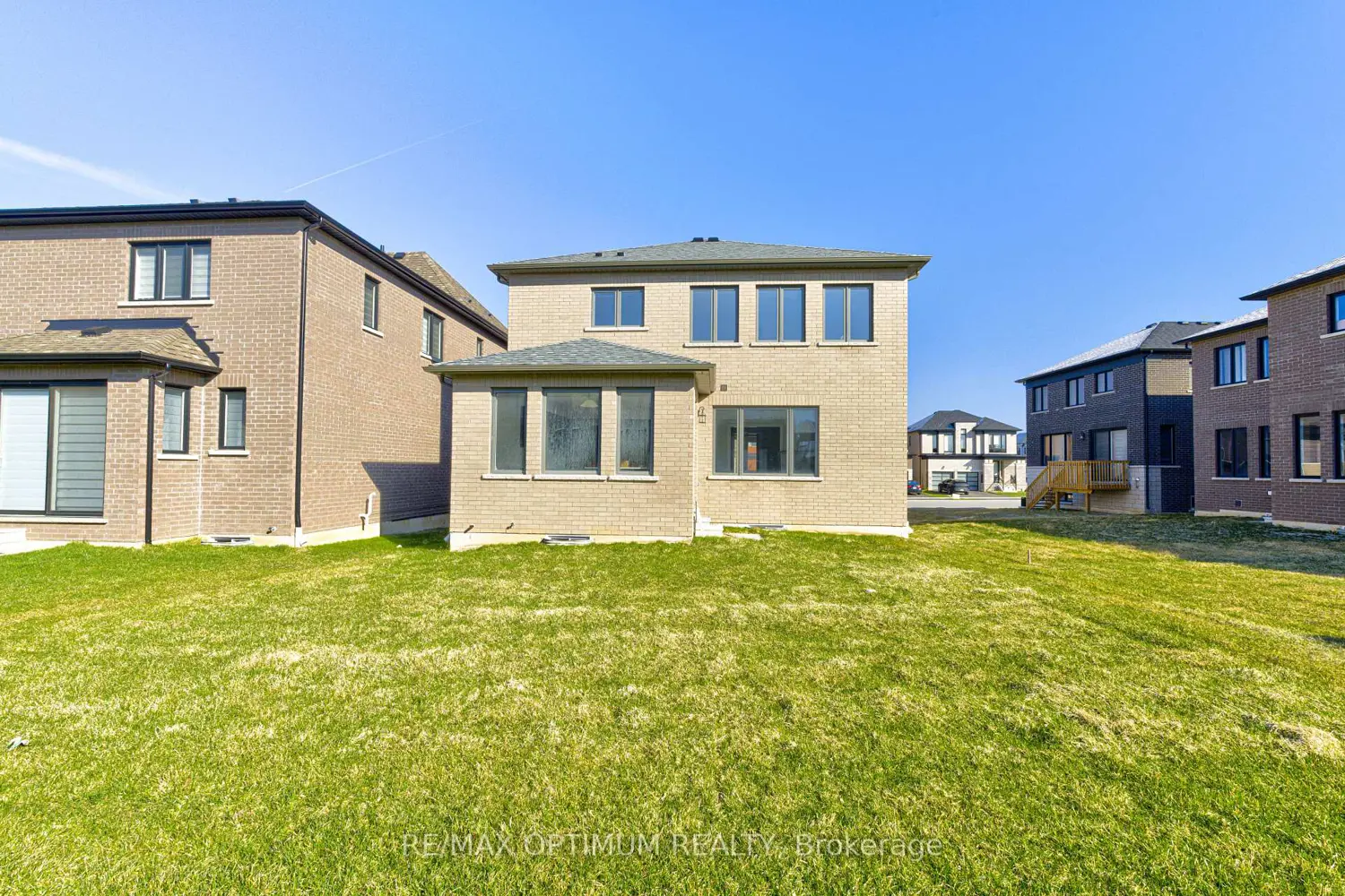 1454 Upper Thames Drive photo 4