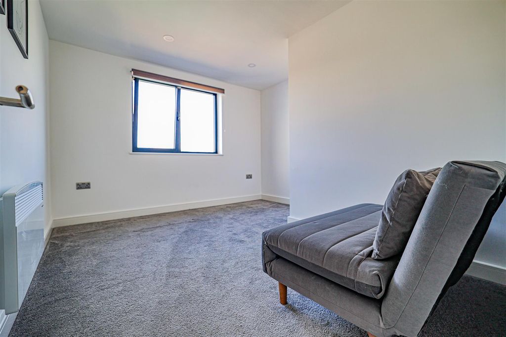 Additional image 18 of 3 bed flat for saleWaterhouse Street, Hemel Hempstead HP1