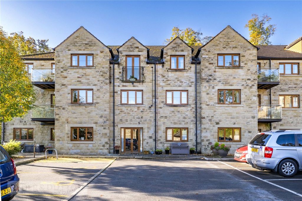 2 bed flat for saleHuddersfield Road, Thongsbridge, Holmfirth, West Yorkshire HD9