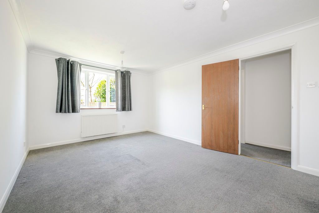 1 bed flat for saleStation Road, Heathfield TN21 photo 4