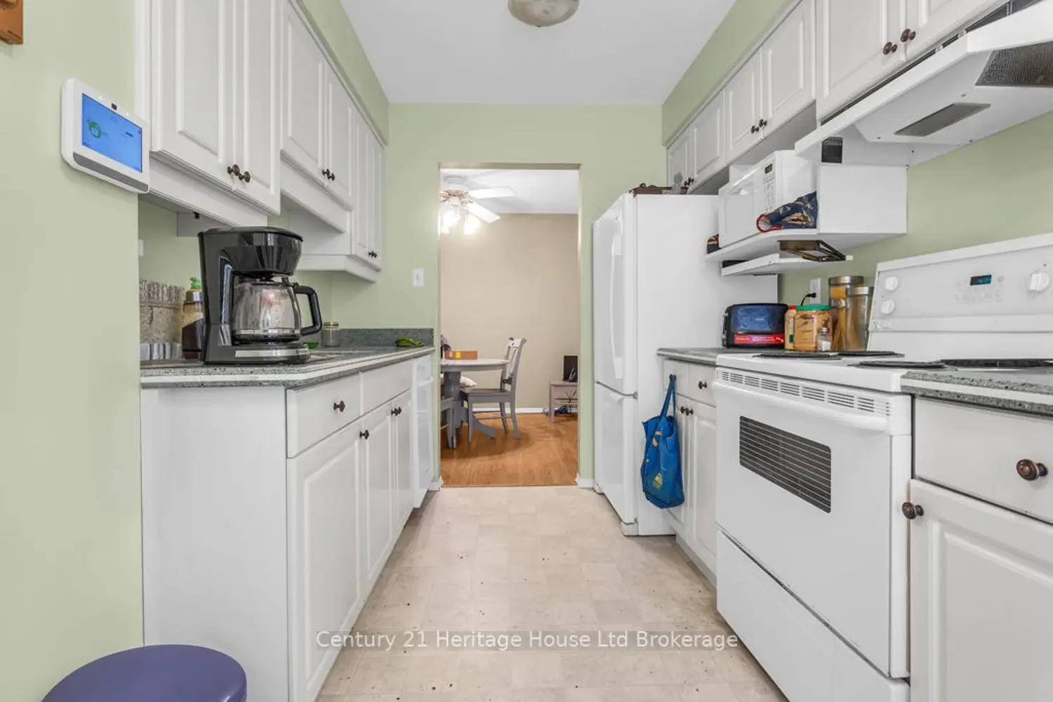 1 Lamers Court 18 photo 5