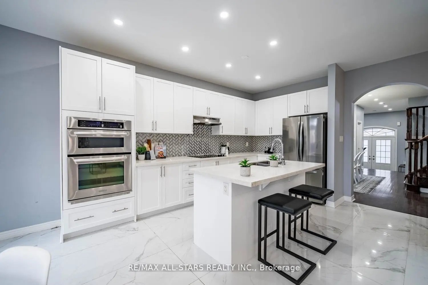 138 Yakefarm Boulevard photo 5