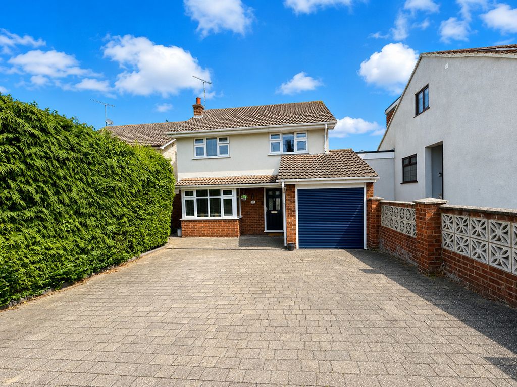 4 bed detached house for saleStation Road, Hockley SS5