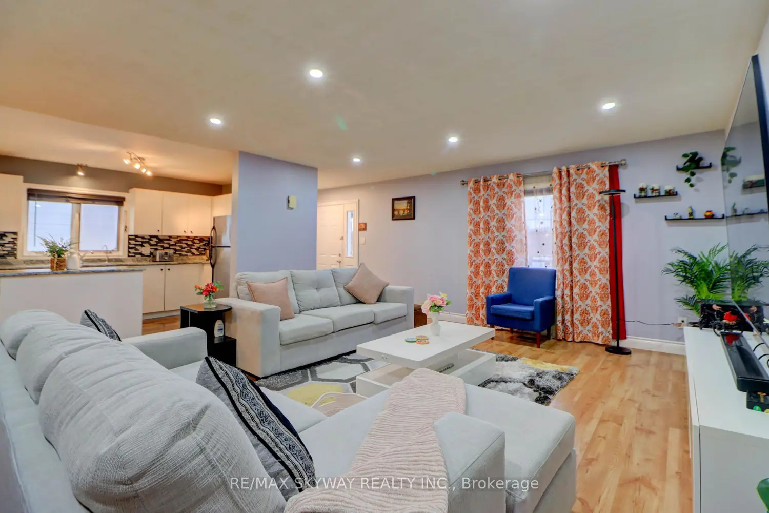 282B Brock Street photo 3