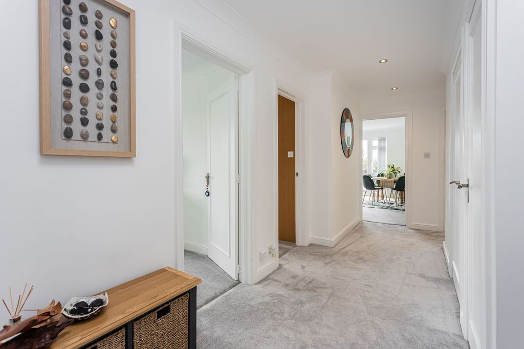 Additional image 8 of 2 bed flat for saleGrovelands, Horley RH6