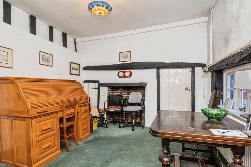 Additional image 9 of 2 bed flat for salePetworth Road, Haslemere, Surrey GU27