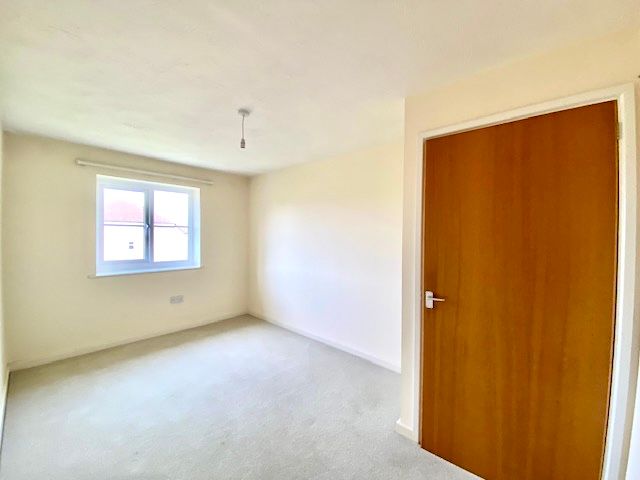 Additional image 8 of 2 bed flat for saleRoyal Huts Avenue, Hindhead GU26