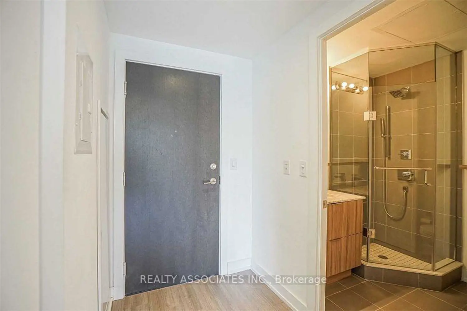 6 Parkwood Avenue 307 photo 2