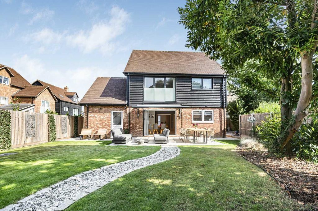 Additional image 42 of 3 bed detached house for saleFlint Close, Rotherfield Greys, Henley-On-Thames RG9