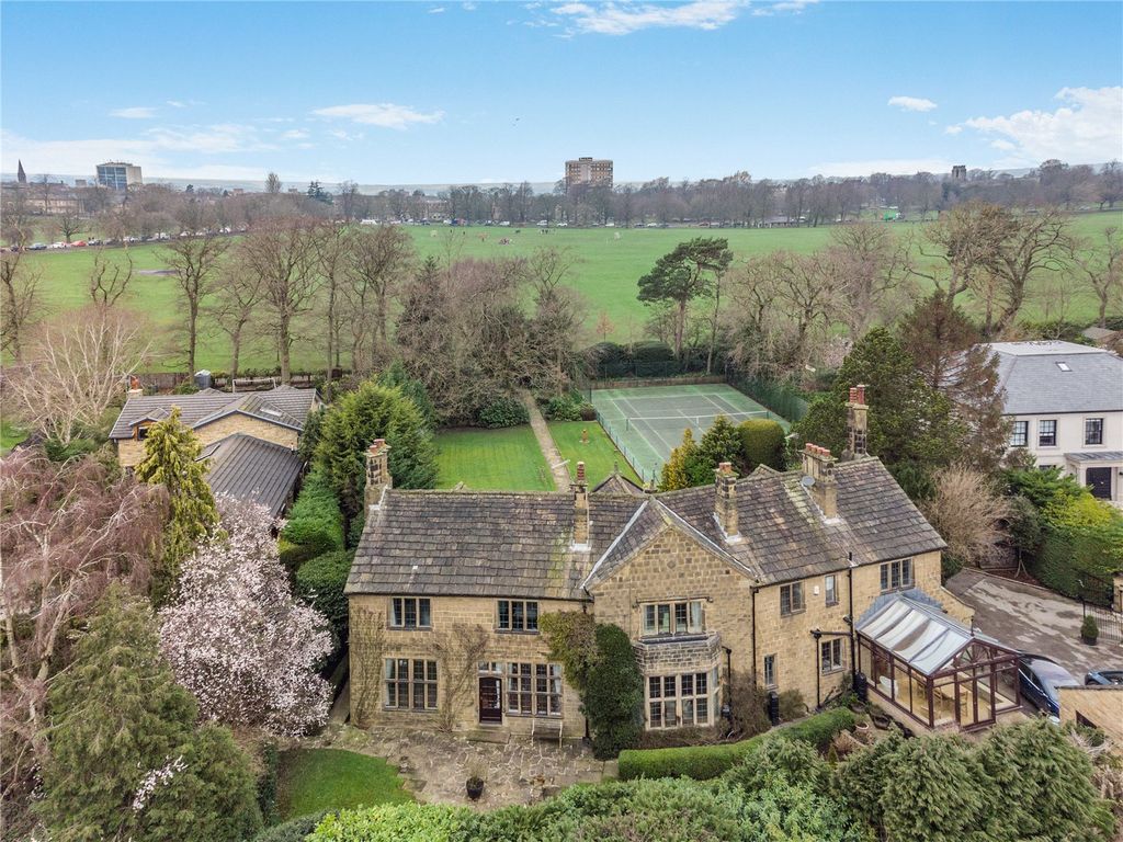 7 bed detached house for saleSlingsby Walk, Harrogate, North Yorkshire HG2