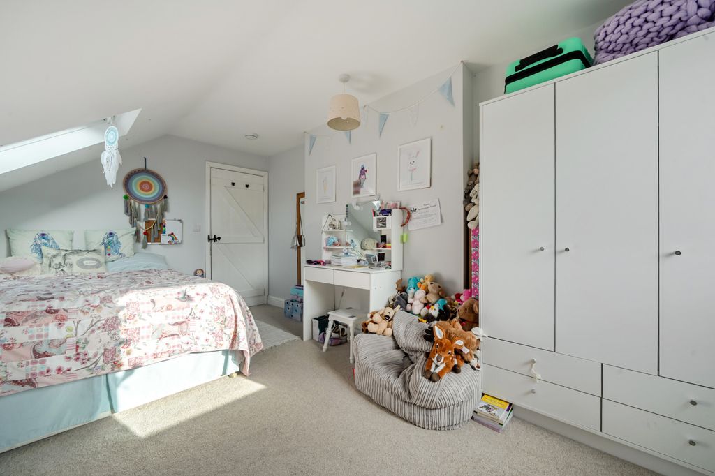 Additional image 11 of 4 bed detached house for saleClovelly Road, Hindhead GU26