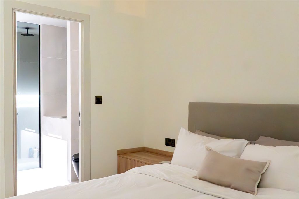 Additional image 12 of 2 bed flat for saleEvans Wharf, Hemel Hempstead, Hertfordshire HP3