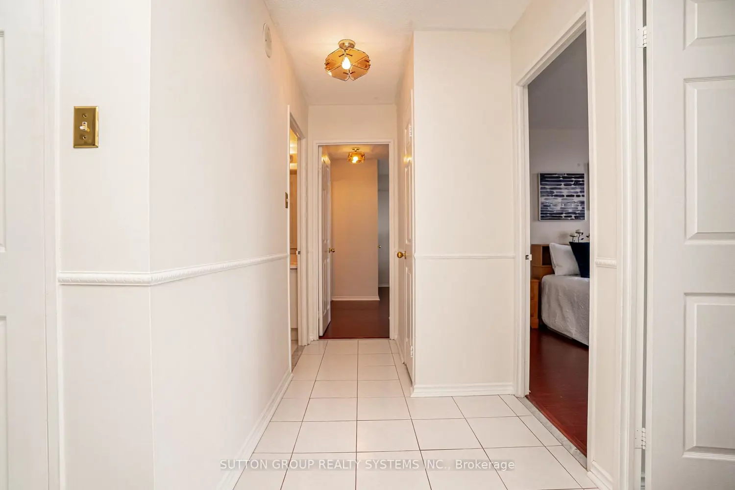 20 Cherrytree Drive 802 photo 3