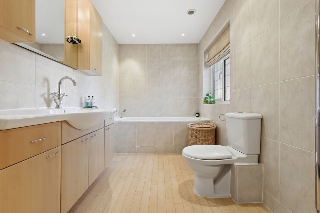 Additional image 23 of 5 bed detached house for salePenny Croft, Harpenden AL5