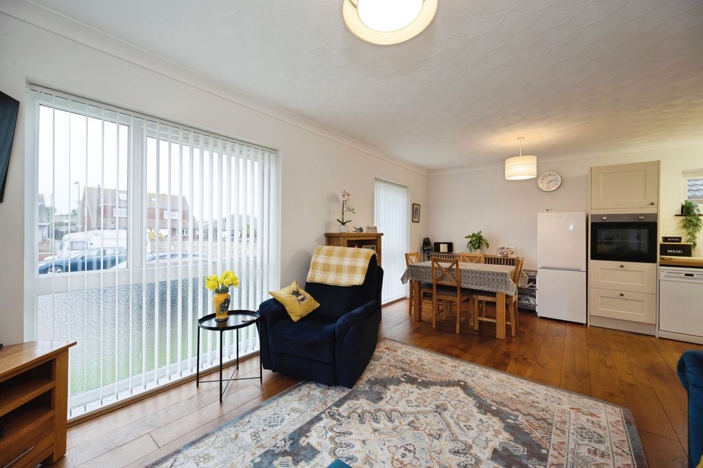Additional image 4 of 2 bed flat for saleSouthwood Road, Hayling Island, Hampshire PO11