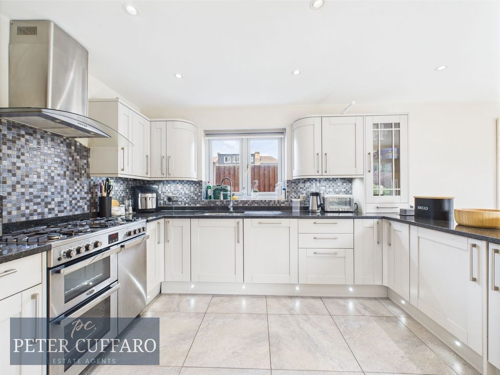 Additional image 6 of 4 bed detached house for saleDerby Road, Hoddesdon EN11