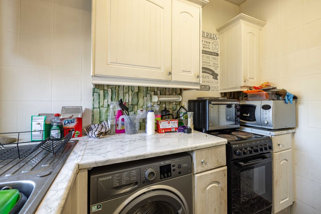 1 bed flat for saleMansfield Gardens, Hawick TD9 photo 5