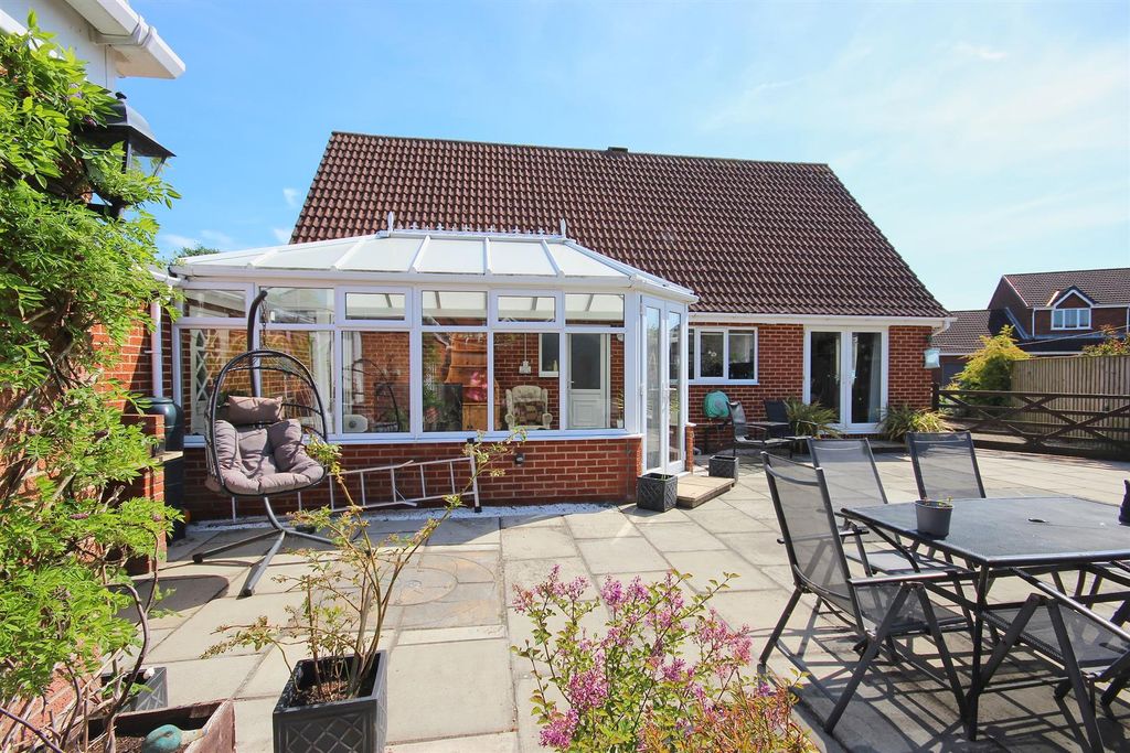 Additional image 11 of 3 bed detached bungalow for saleCheyne Walk, Hornsea HU18