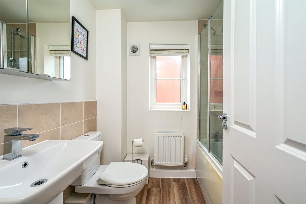 Additional image 19 of 4 bed detached house for saleViney Close, Hook, Hampshire RG27