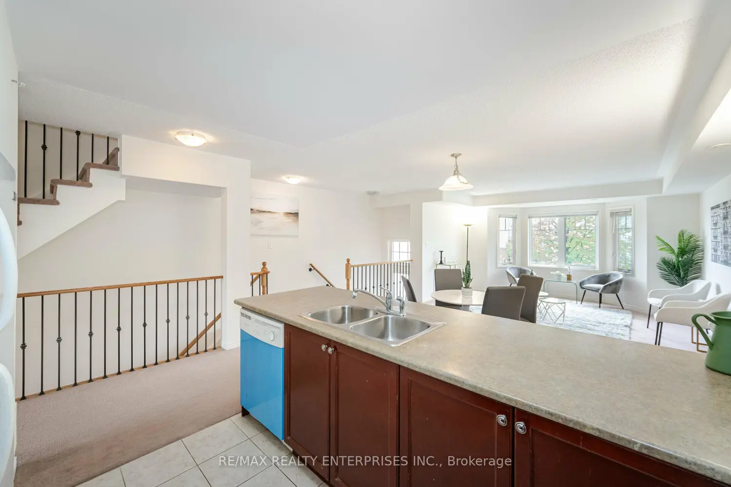 3375 Thomas Street 3,4 photo 4