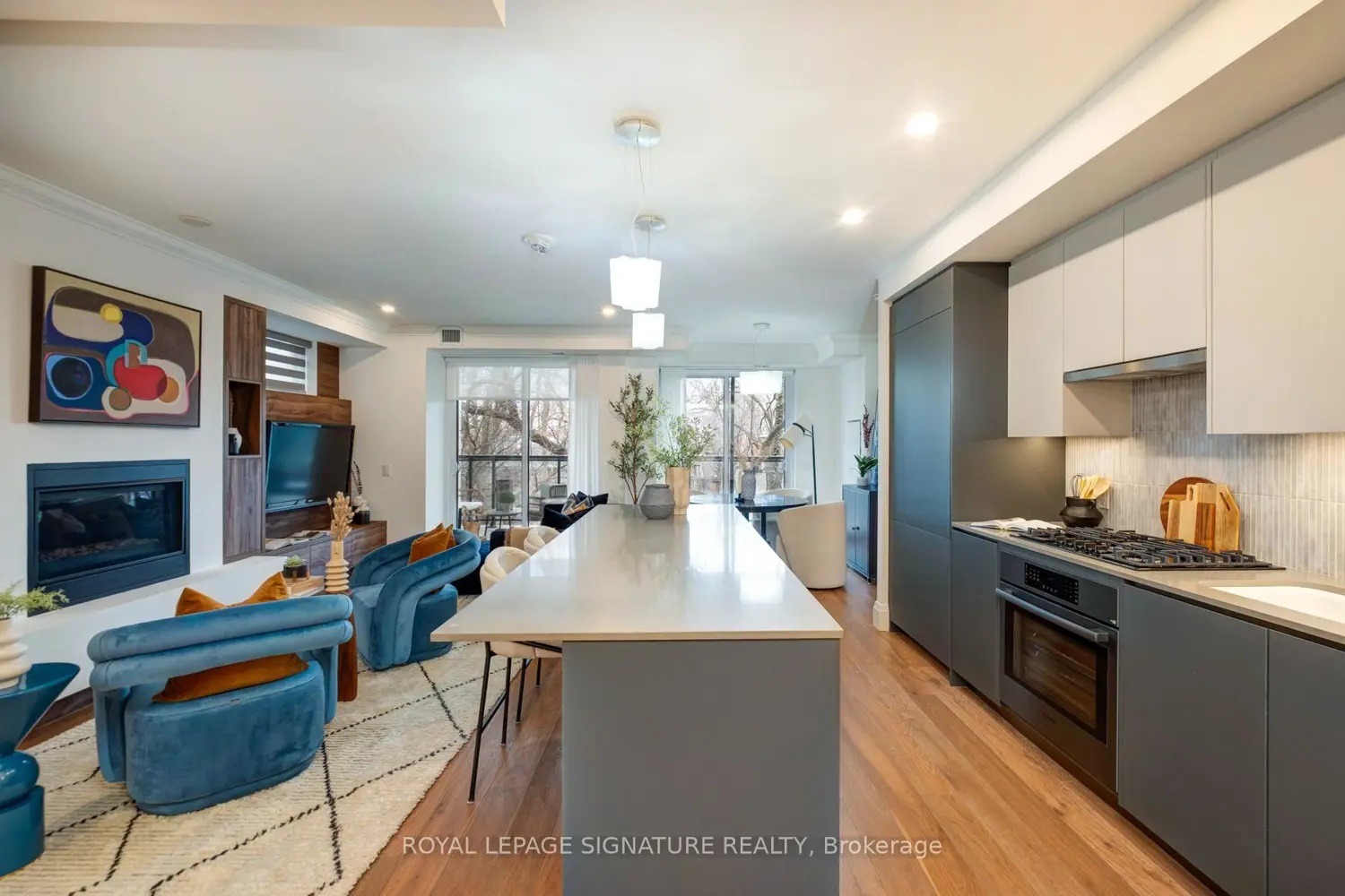 285 Avenue Road 303 photo 3