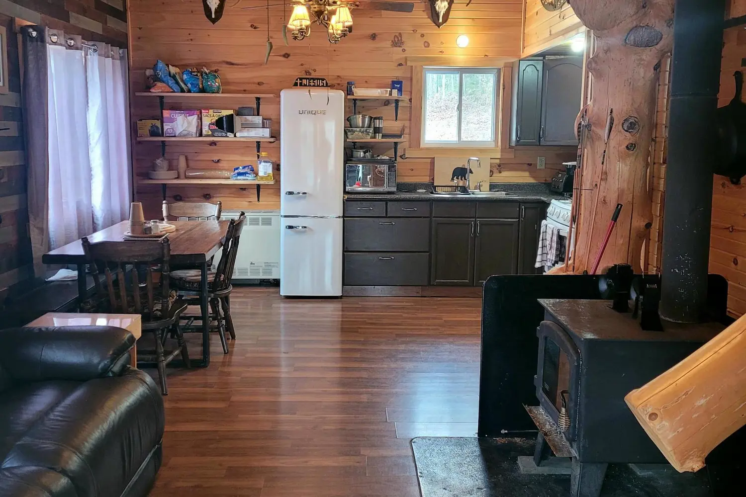547 Guillemette Road photo 3