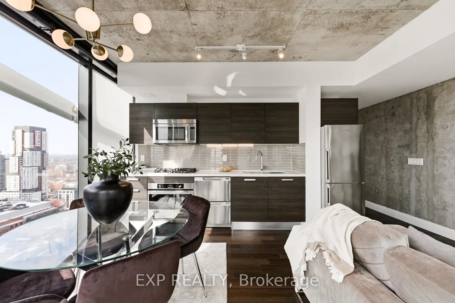 224 King Street 2906 photo 4