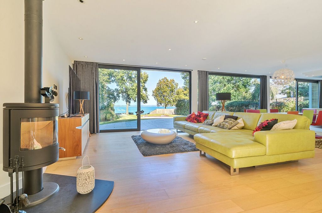 Additional image 8 of 5 bed detached house for saleNorth Shore Road, Hayling Island PO11