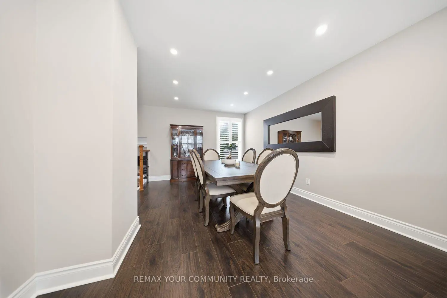 857 Copperfield Drive photo 3