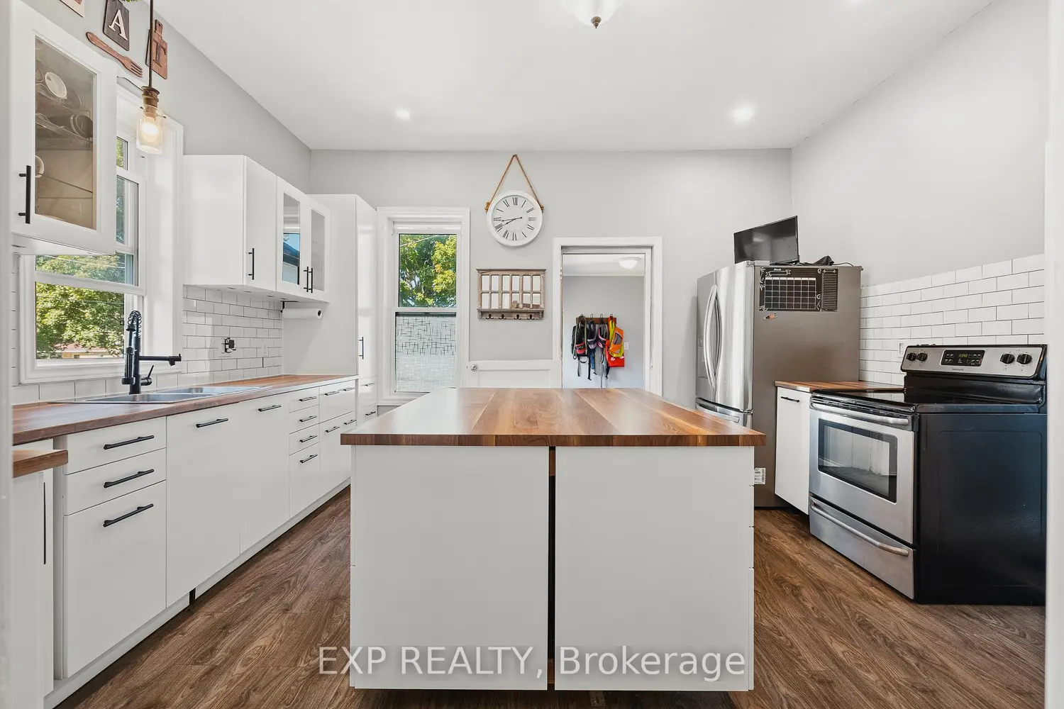 Additional image 4 of 290 Turnberry Street