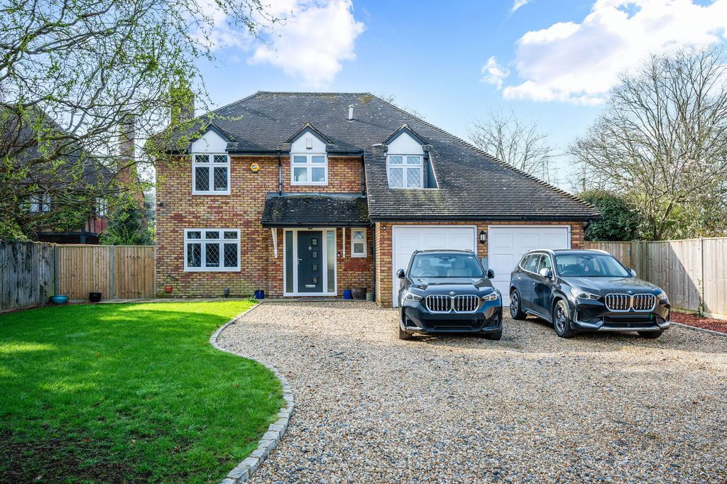 4 bed detached house for saleSmallfield Road, Horley RH6