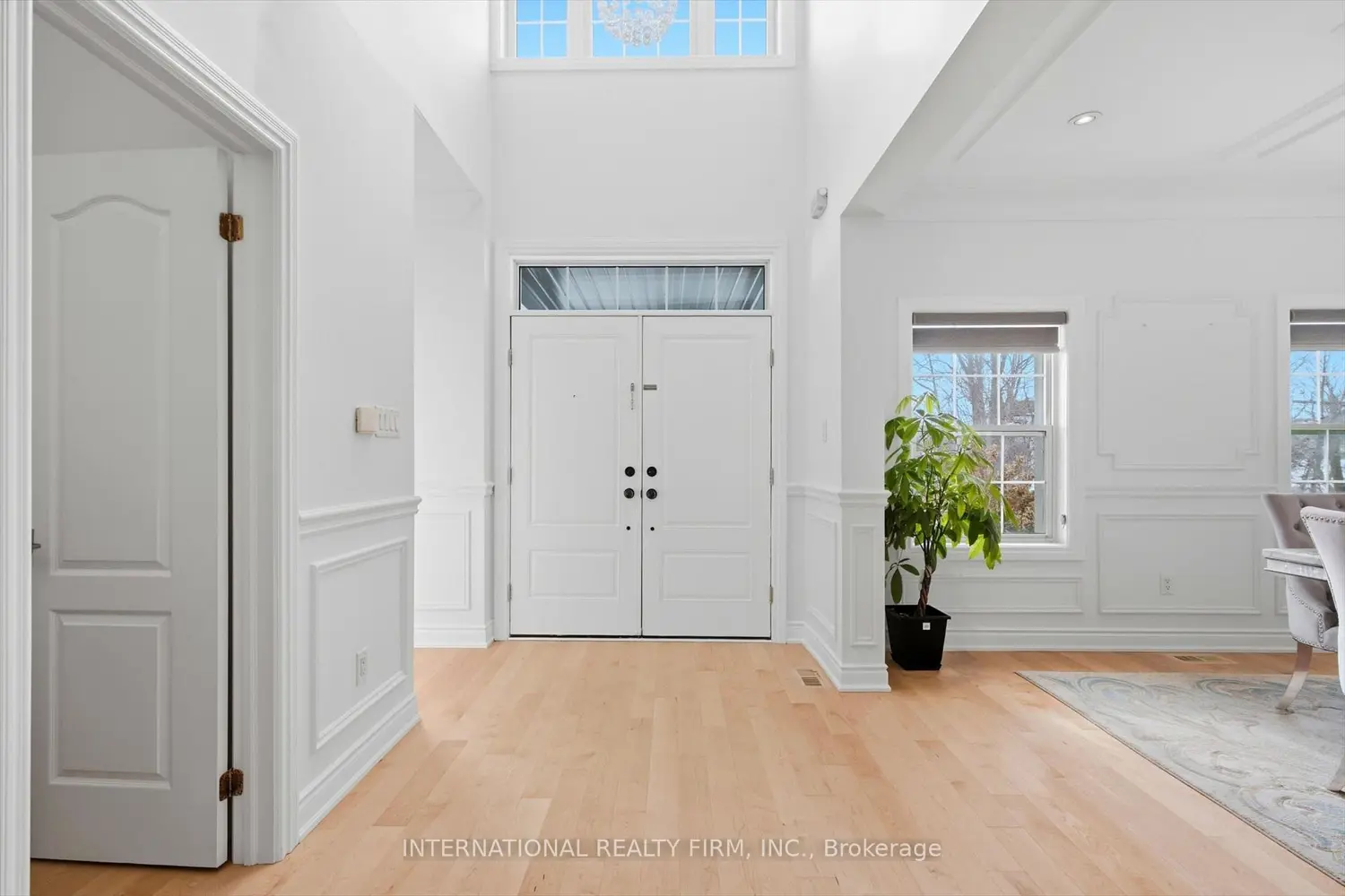 130 Andrews Drive photo 2