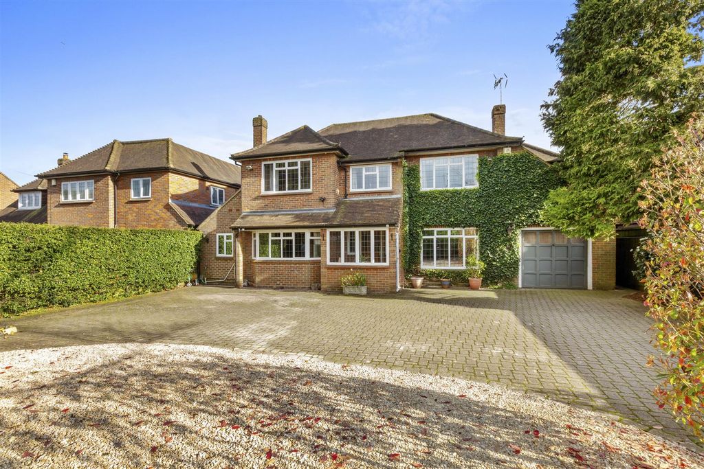 5 bed detached house for saleMarlow Road, High Wycombe HP11