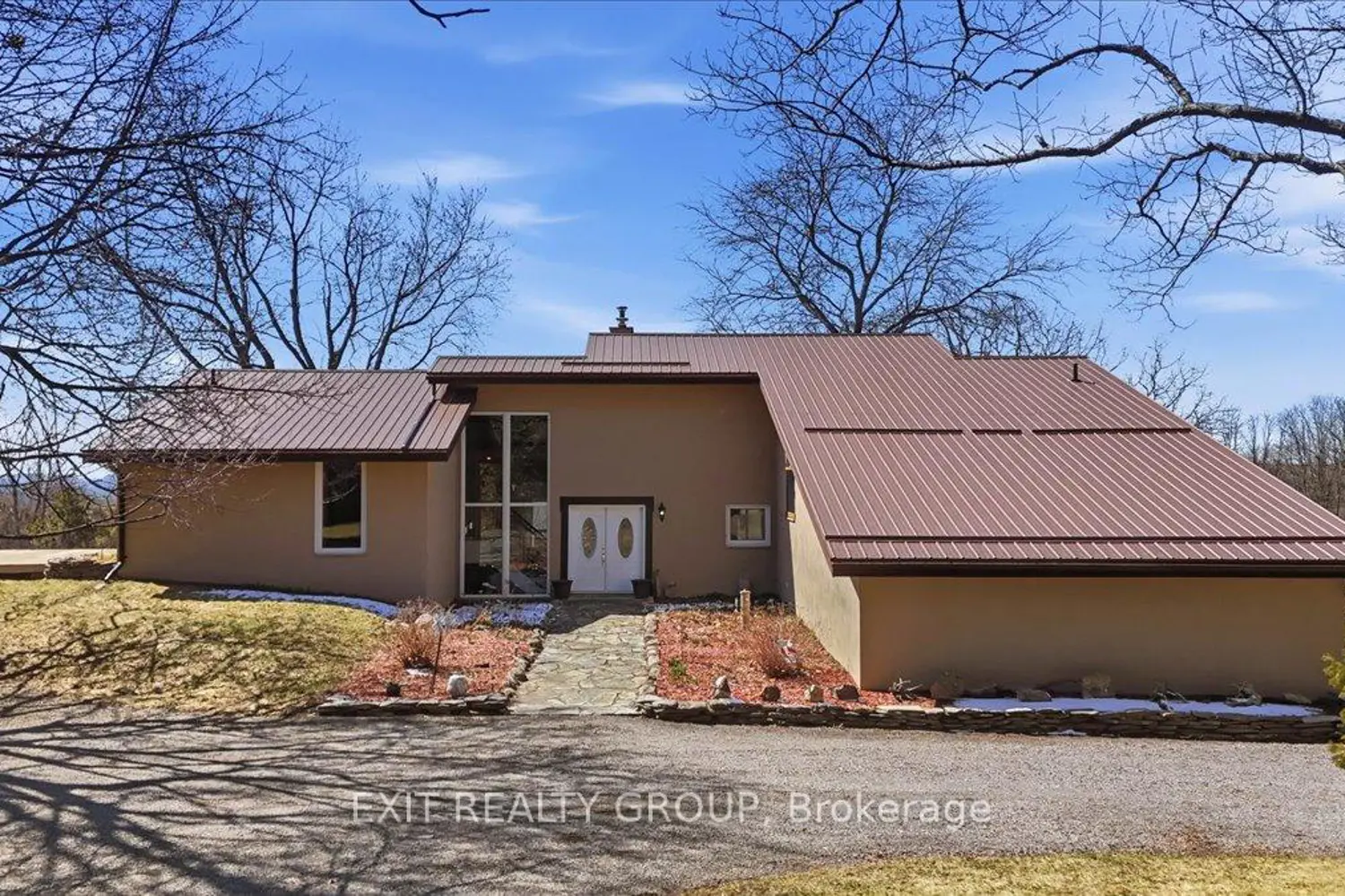 401 Hearns Road photo 3
