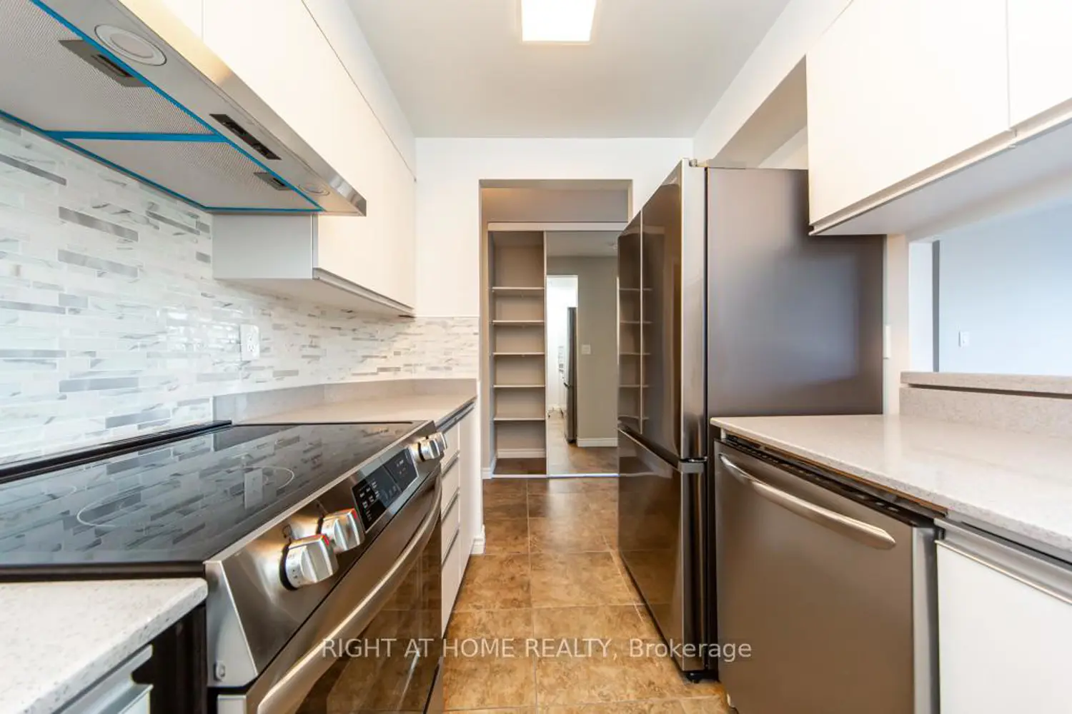 90 Dale Avenue 301 photo 3