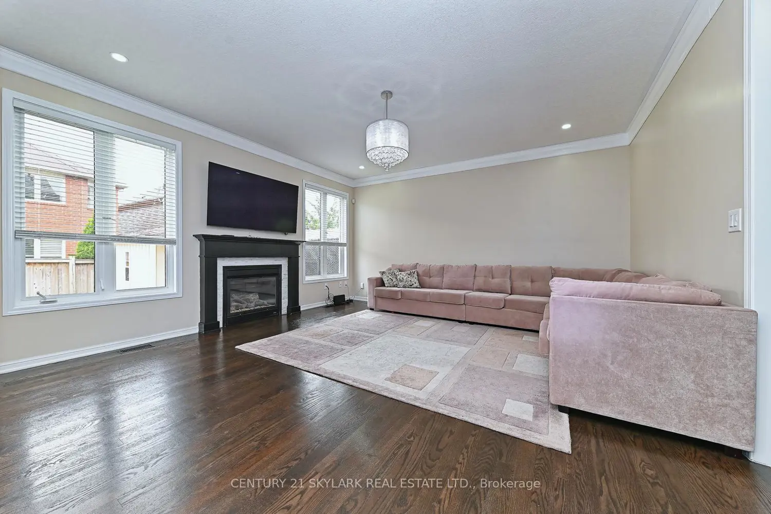 24 Dalton Drive photo 3