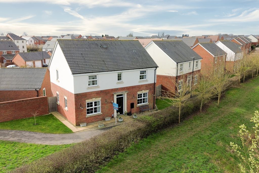 4 bed detached house for saleRoyal Wilding Place, Holmer, Hereford HR1