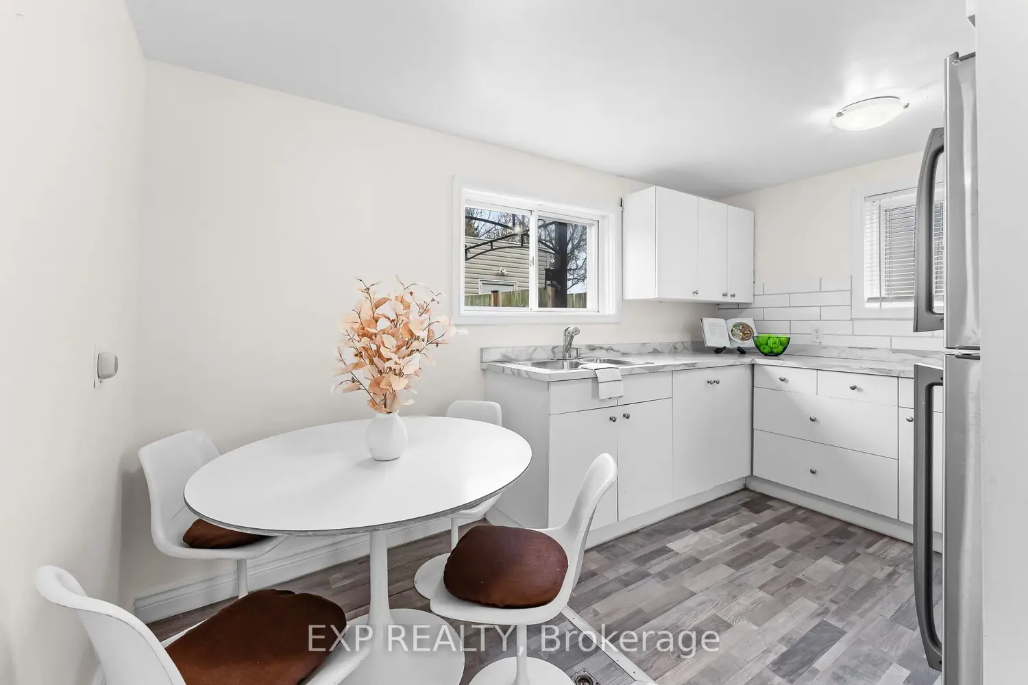 146 Oakdale Avenue photo 5