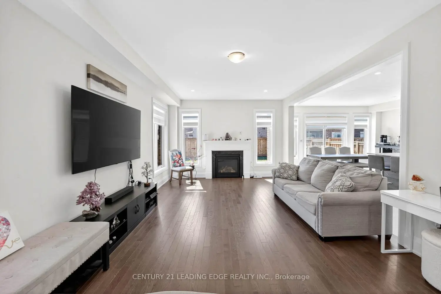 235 Ferragine Crescent photo 5