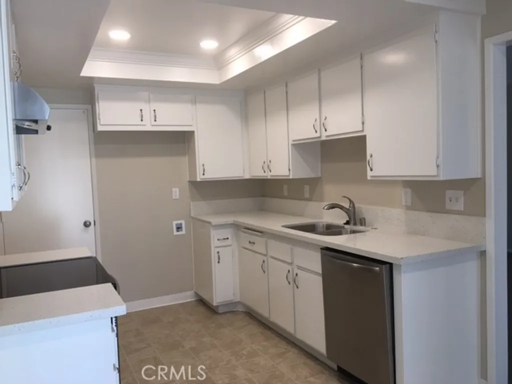 5751 Laguna Way, Cypress, CA 90623 photo 4