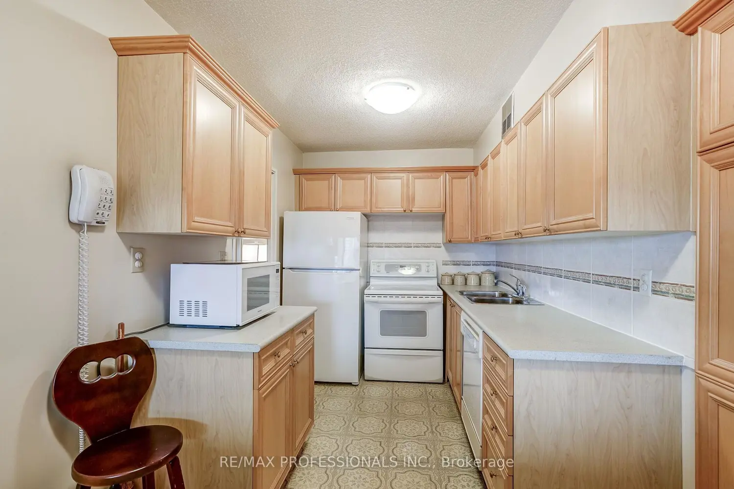 240 Scarlett Road 1405 photo 3