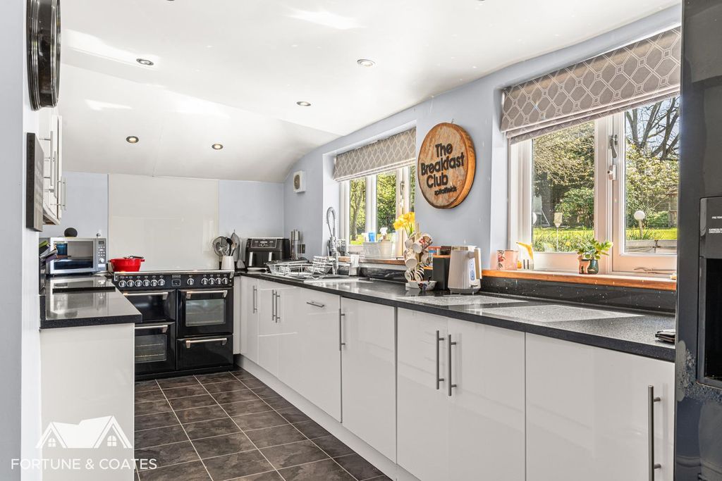 Additional image 12 of 4 bed detached house for saleRoydon Road, Harlow CM19