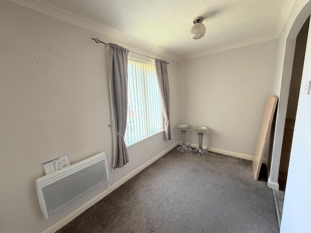 2 bed flat for saleStonethwaite Close, Bakers Mead, Hartlepool TS24 photo 4